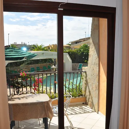 Ξενοδοχείο με διαμερίσματα Palm Village