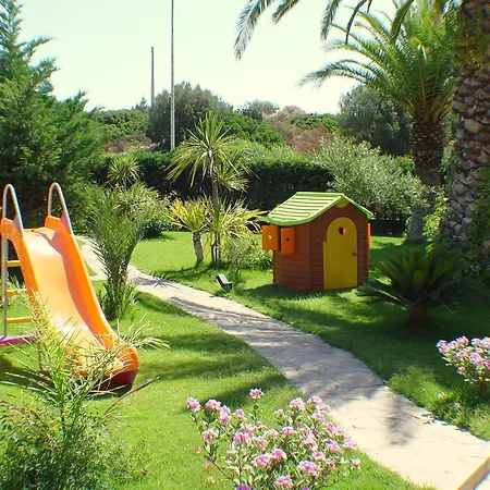 Palm Village Вилласимиус