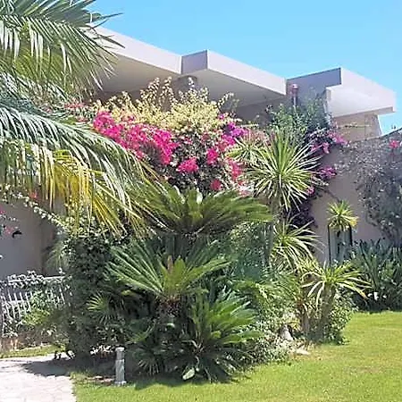 Palm Village Ξενοδοχείο με διαμερίσματα Villasimius